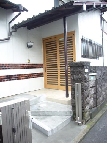 玄関アプローチ